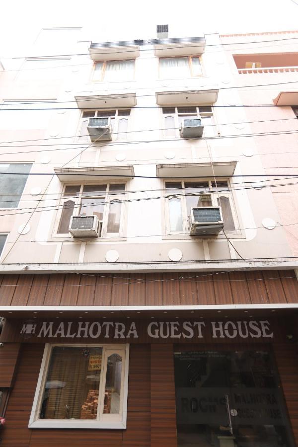 Hotel Malhotra Inn 50 Meter From Golden Temple 암리차르 외부 사진