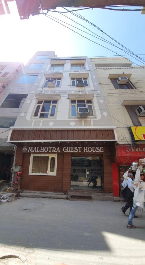 Hotel Malhotra Inn 50 Meter From Golden Temple 암리차르 외부 사진